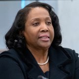 Le président américain Donald Trump a annoncé en début de semaine à Lisa Cook qu'elle était "limogée avec effet immédiat". KEYSTONE/AP/Mark Schiefelbein